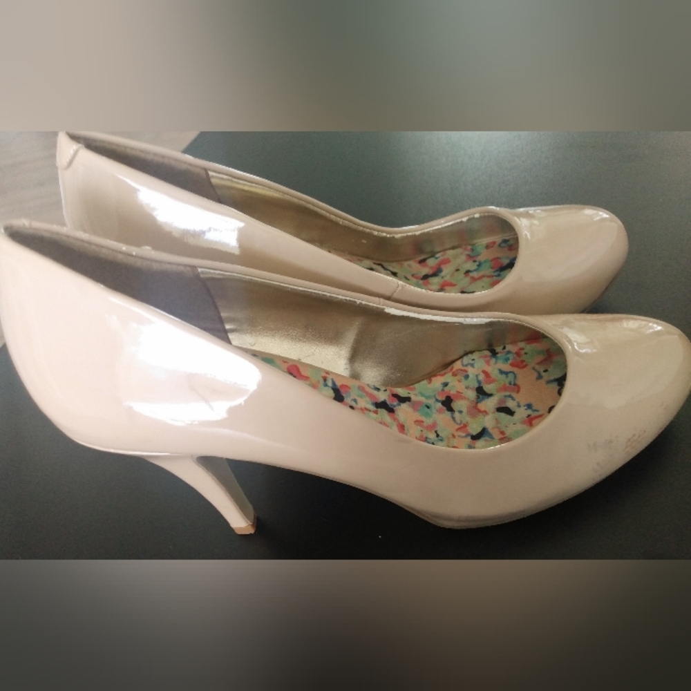 Madden girl Beige Shoes Size 6.5